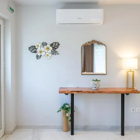 Apartament Maison Nikos *