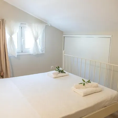 Apartment Maison Nikos Marathias