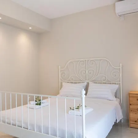 Maison Nikos Apartament *