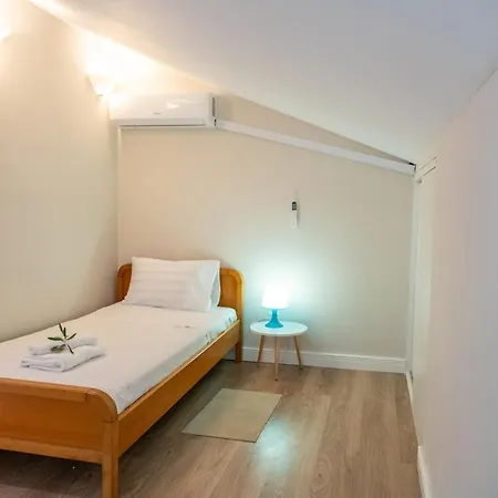 Maison Nikos Apartment *